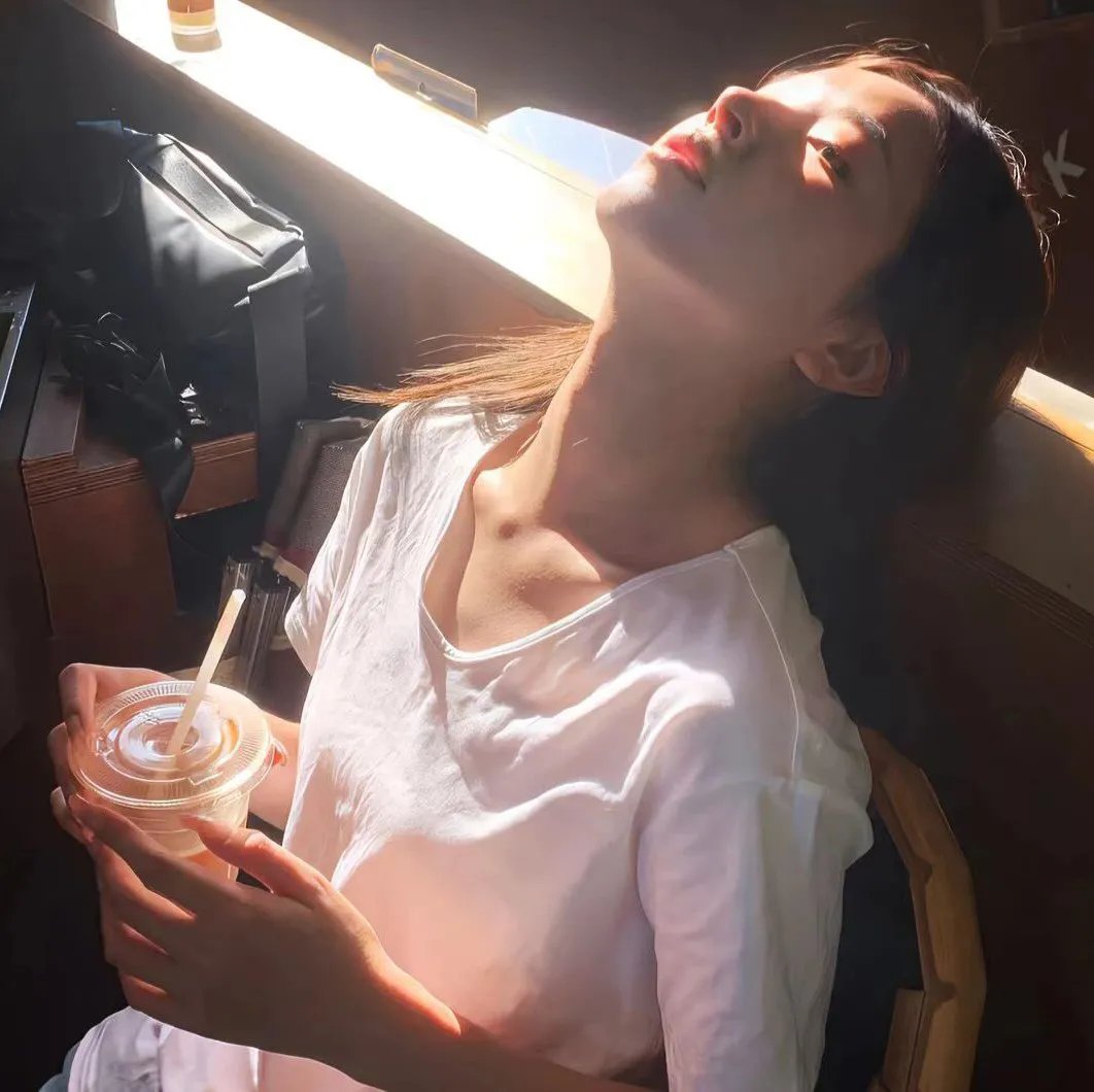 金光松美的四块石板
